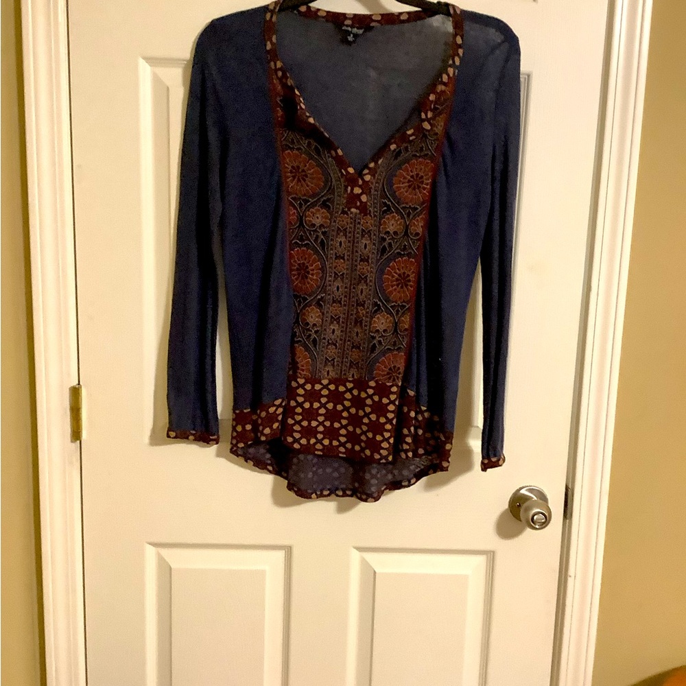 Lucky top lots of detail small